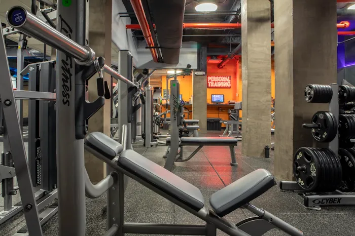 Crunch Fitness - 66th Street 5