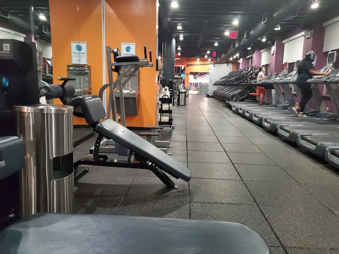 Crunch Fitness - Park Slope 5