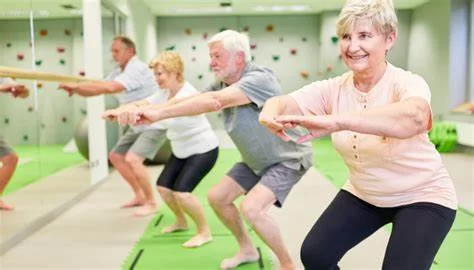 Effective Gym Workouts for Improving Hip Mobility in Senior Women – Advanced Techniques